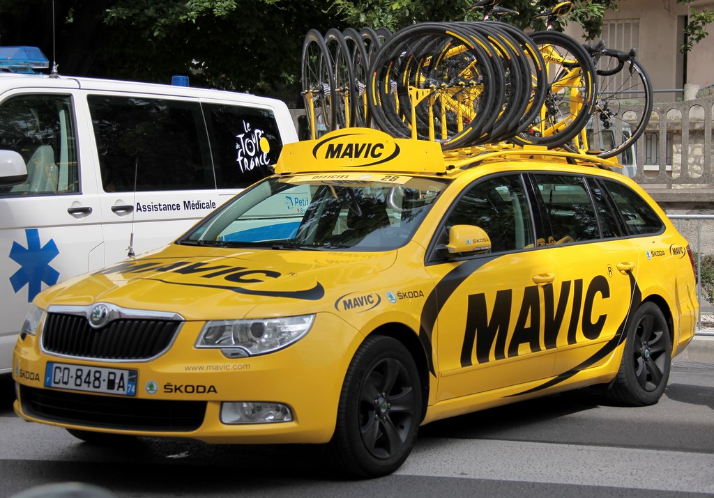 Voiture Mavic Tour de France Manufacture d'Articles Vélocipédiques Idoux et Chanel