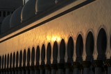 Reflet du soleil sur le marbre blanc mosquée Sheikh Zayed Abou Dabi Émirats Arabes Unis