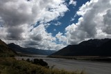 Paysage Nouvelle-Zélande montagne nuages rivière