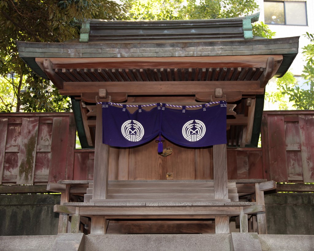 Sanctuaire shinto kami hokura Japon shrine 神庫 Tokyo Japan