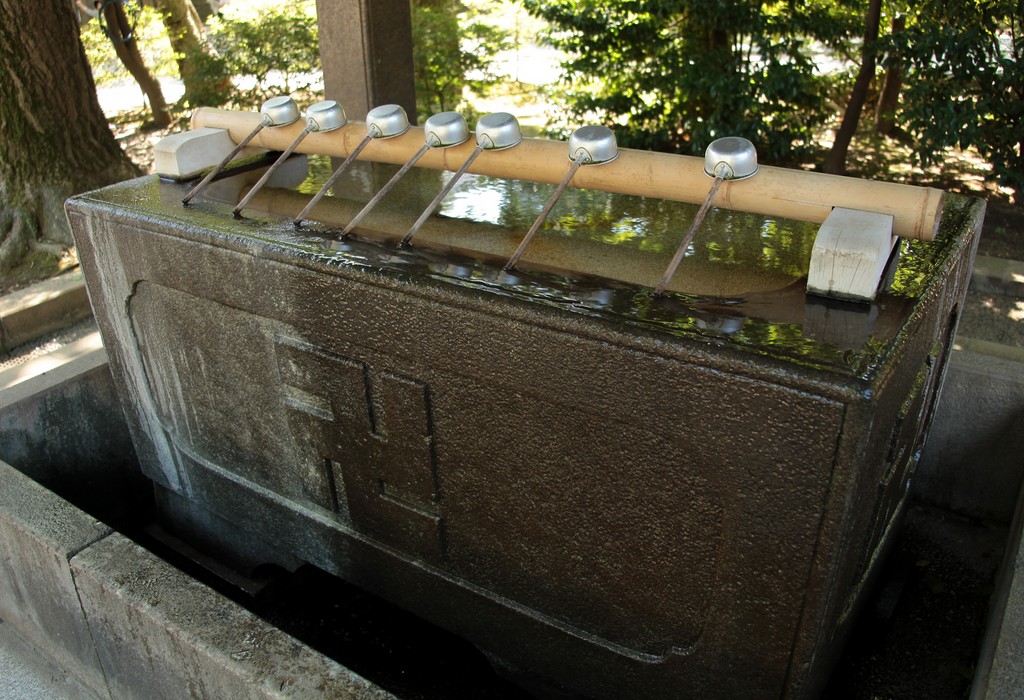 Chōzubachi worshiper wash shinto shrine Tokyo Japan