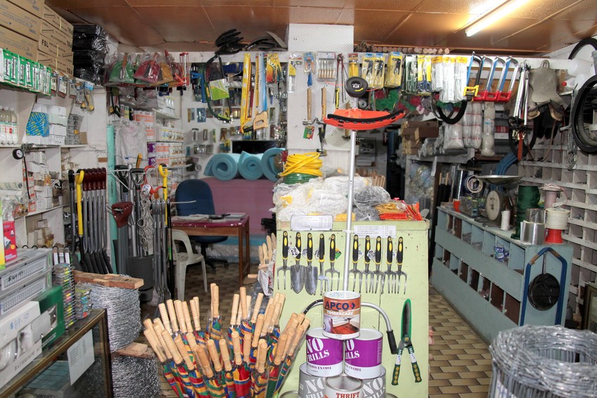 bazard bric a brac quincaillerie magasin fidji fiji indian shop