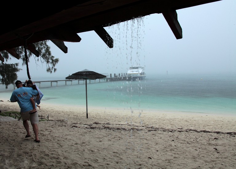 Phare Amédée averse de pluie Nouvelle-Calédonie phénomenes météo dangereux