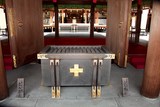 Shinto saisen bako coffre à offrande 賽銭箱 temple Tokyo Japon