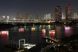 Photographie la nuit de la Baie de Tokyo et du raimbow bridge Japon Technique prise de vue nocturne