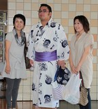 Admiratrice sumo 力士 groupie fan rikishi sumotori お相撲さん Japon Tokyo