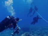 Plongeurs au palier de décompression prévention accidents de décompression