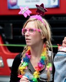Sexy belle femme blonde avec lunettes rose Lake Parade Geneve