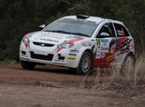 Rally Nouvelle-Calédonie 2014 voiture de course rally sur terre