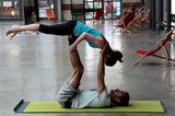 Couple acro yoga 104 Paris France espace de production artistique