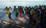 Départ épreuve natation Anse Vata Catégore élite Triathlon Nouméa Nouvelle-Calédonie
