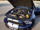 Capot ouvert moteur V8 turbo filtre à air Ford mustang Shelby GT500